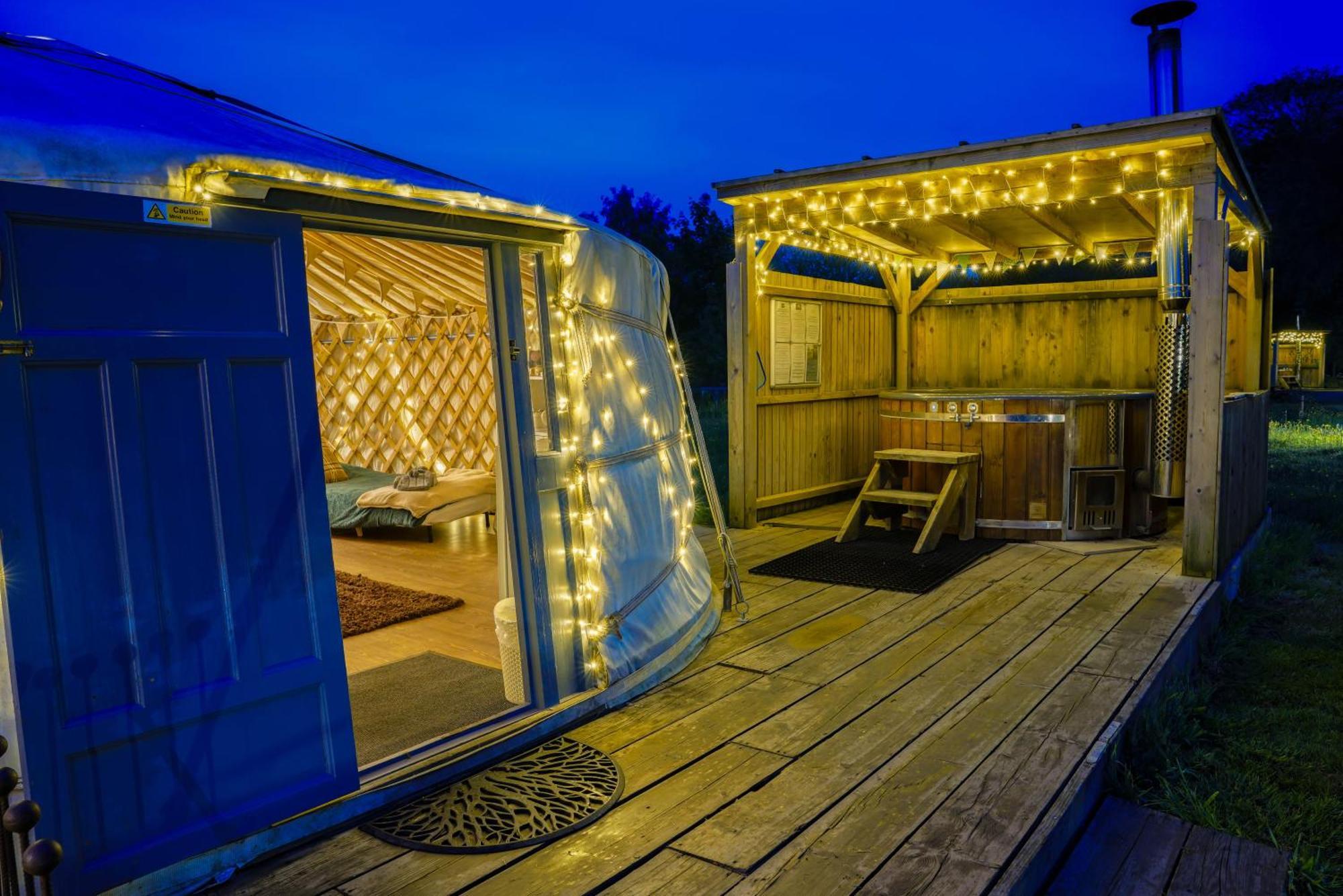 Glamp And Tipple Ltd Hotel Great Ellingham Exterior photo