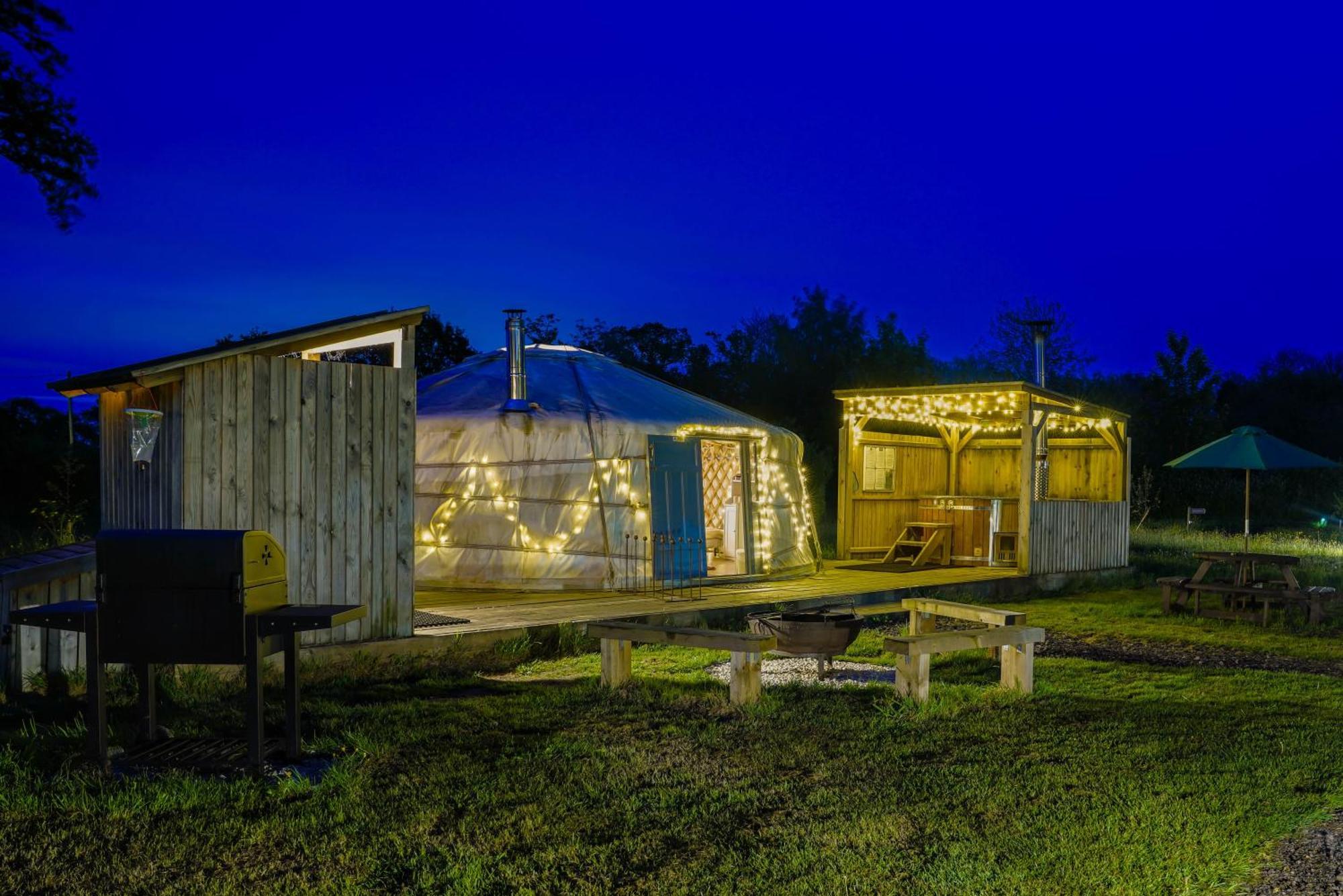 Glamp And Tipple Ltd Hotel Great Ellingham Exterior photo