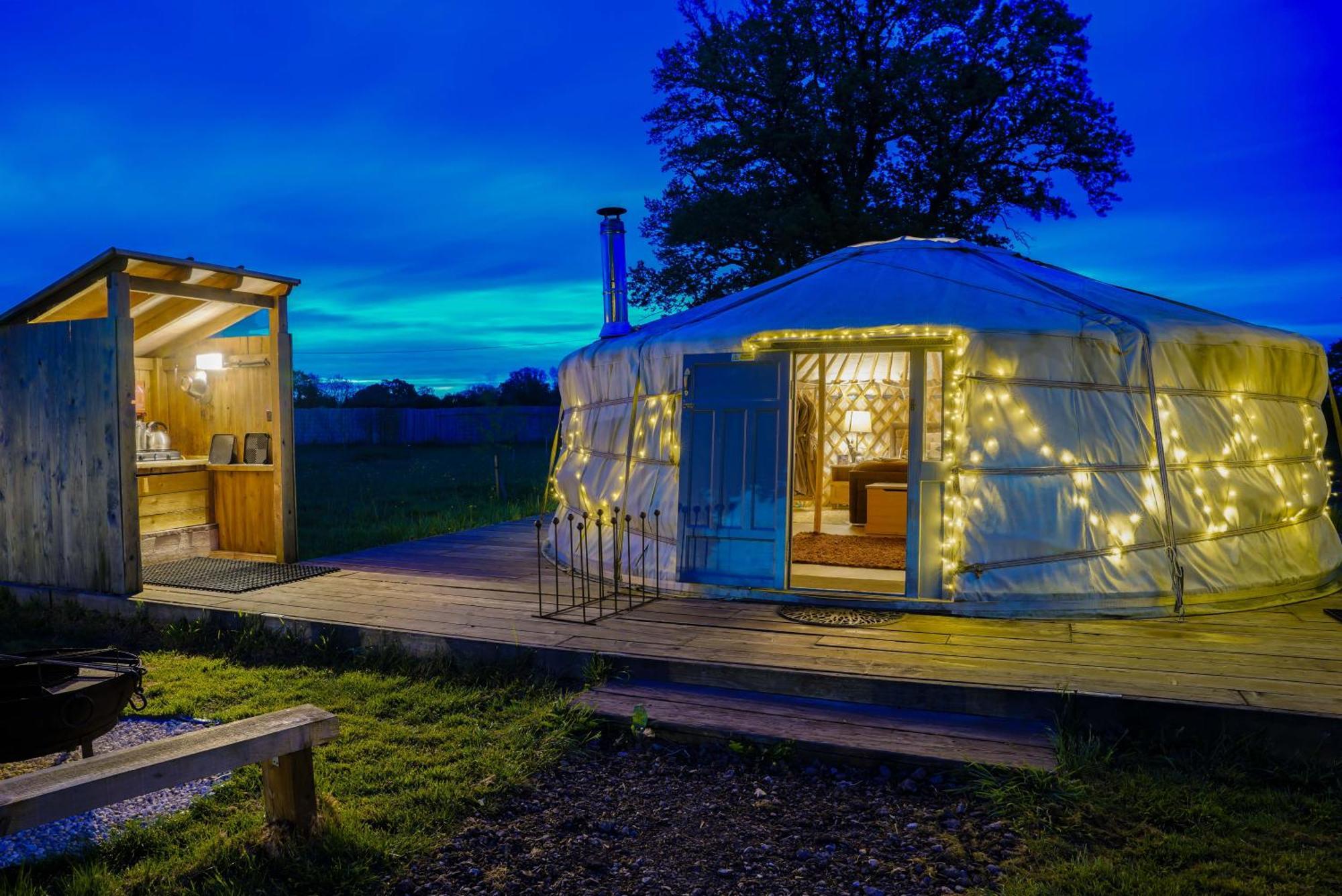 Glamp And Tipple Ltd Hotel Great Ellingham Exterior photo