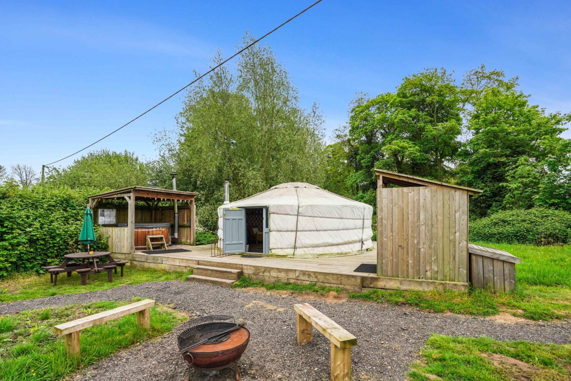 Glamp And Tipple Ltd Hotel Great Ellingham Exterior photo