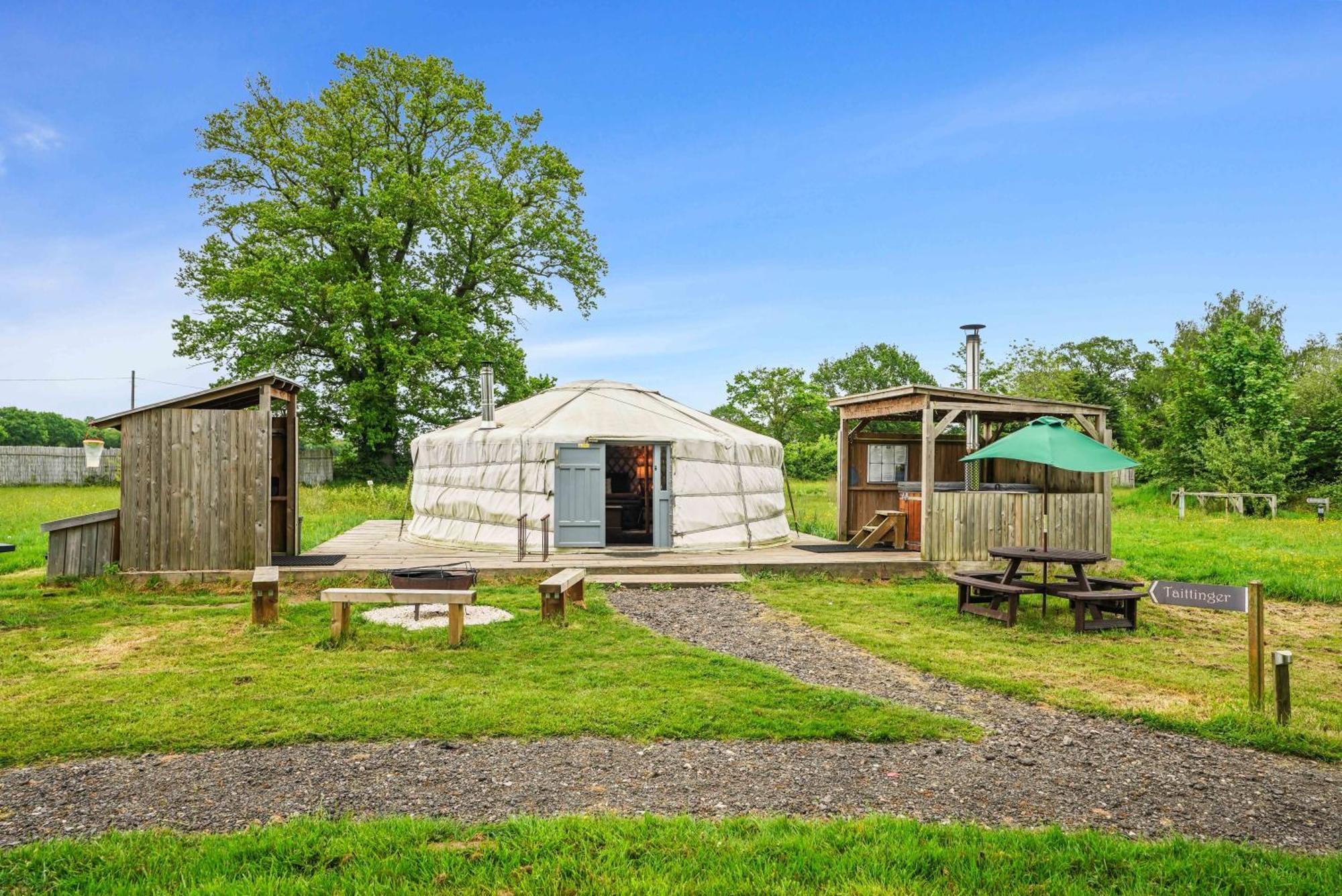 Glamp And Tipple Ltd Hotel Great Ellingham Exterior photo